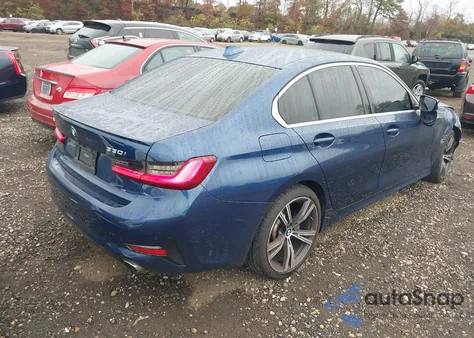 2021 BMW 330I xDrive z USA, uszkodzony, nr VIN 3MW5R7J09M8B97603
